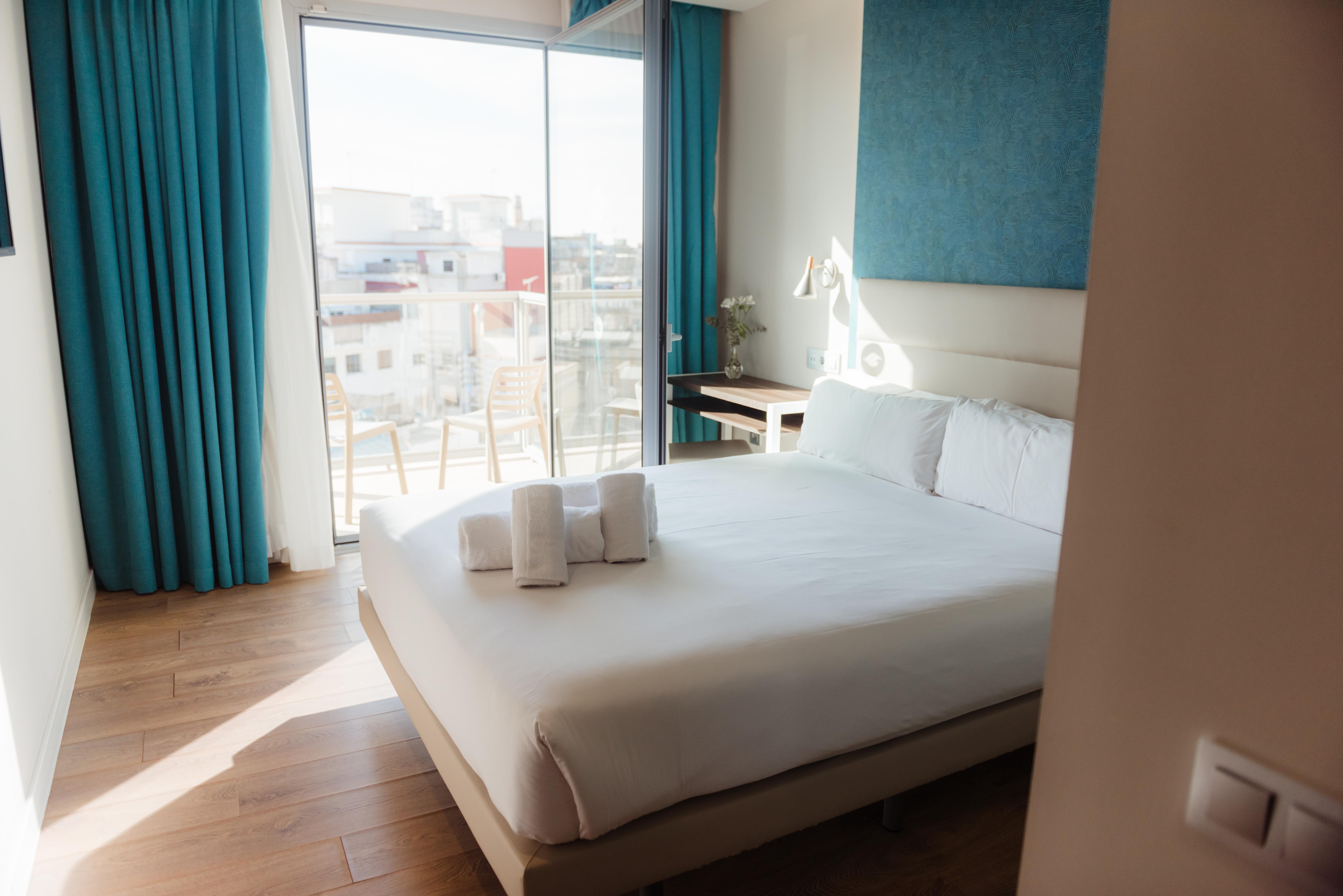 Arya Stadium Hotel 3*