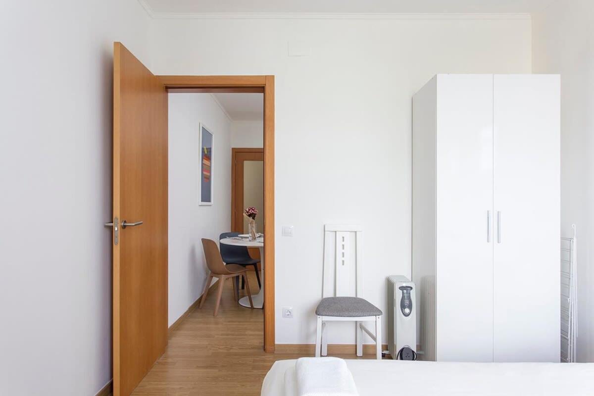 Sunny 3bd Only For Families In Poblenou Next To The Sea! Apartamento Barcelona