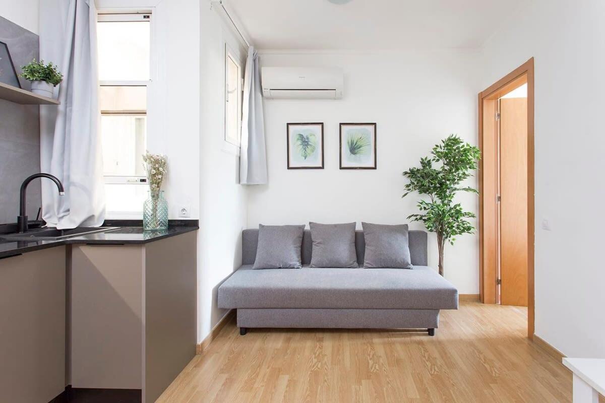 Sunny 3bd Only For Families In Poblenou Next To The Sea! Apartamento Barcelona