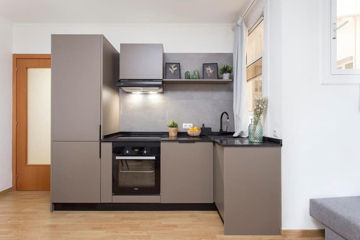 Sunny 3bd Only For Families In Poblenou Next To The Sea! Barcelona