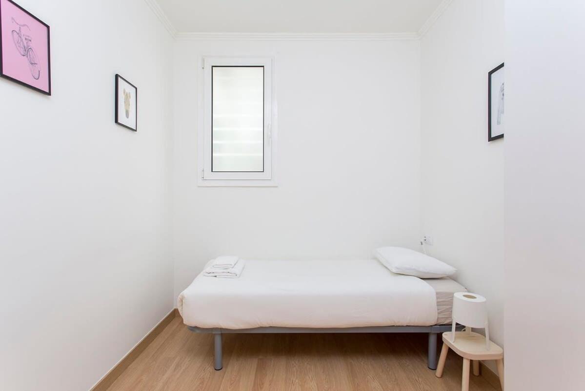 Sunny 3bd Only For Families In Poblenou Next To The Sea!