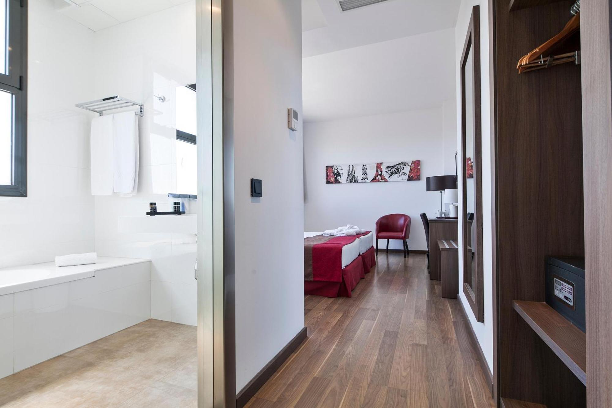 Hotel 4