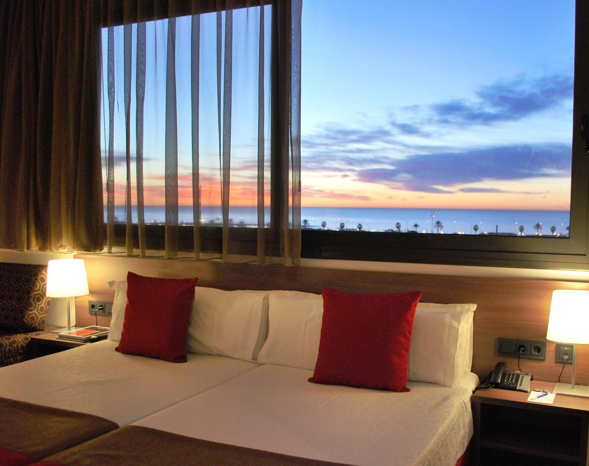 4 Hotel