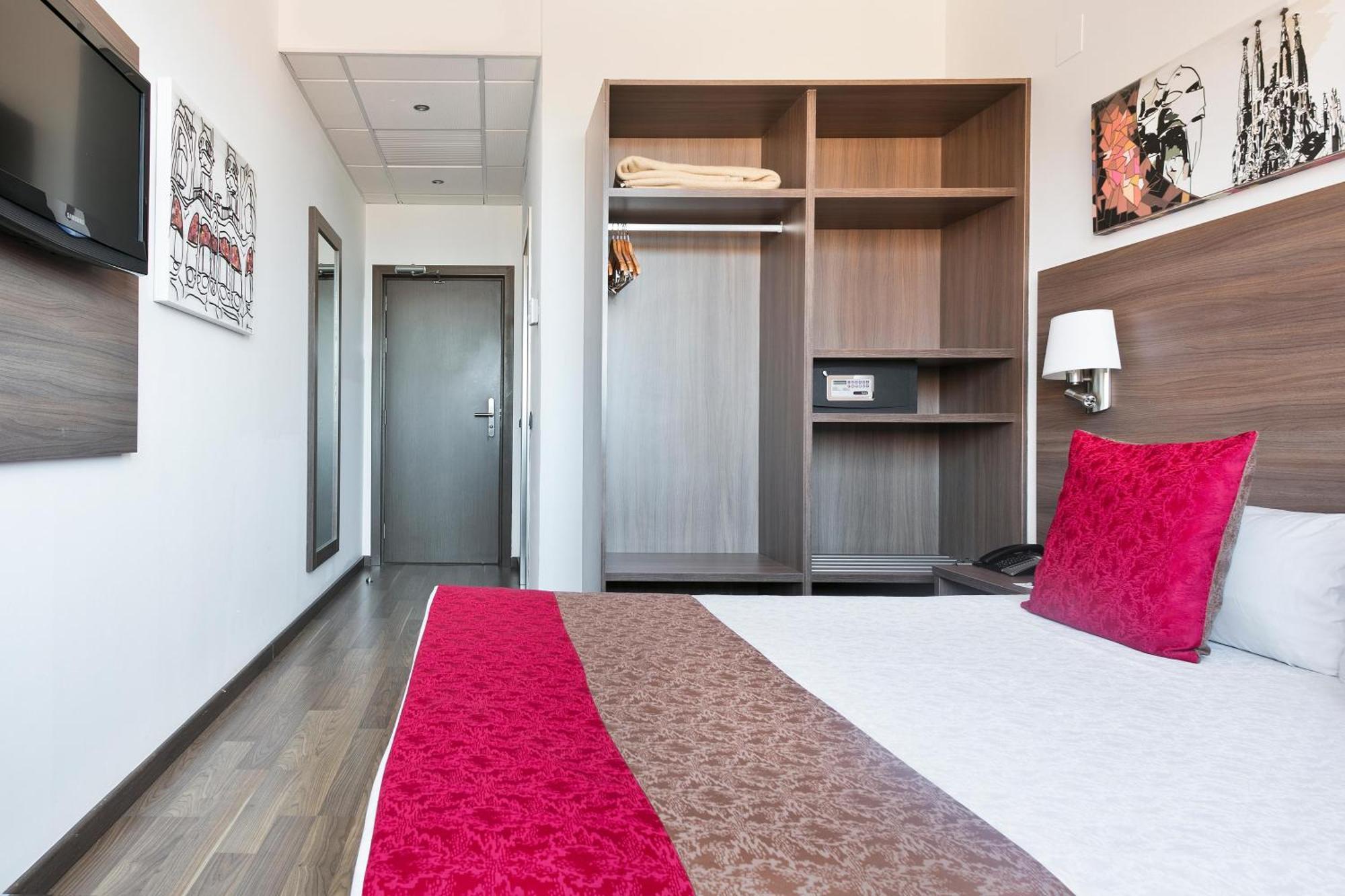 Hotel 4 4*