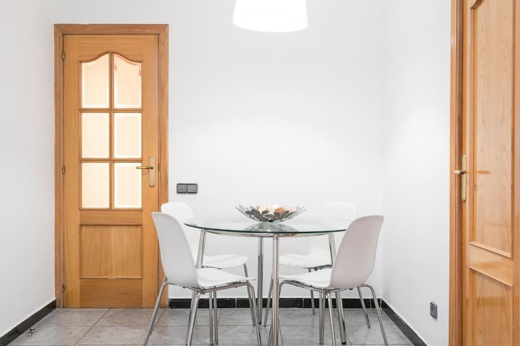 Cozy 2bdr In Sant Andreu Apartamento *