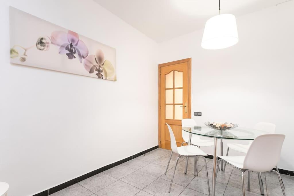 Apartamento Cozy 2bdr In Sant Andreu *