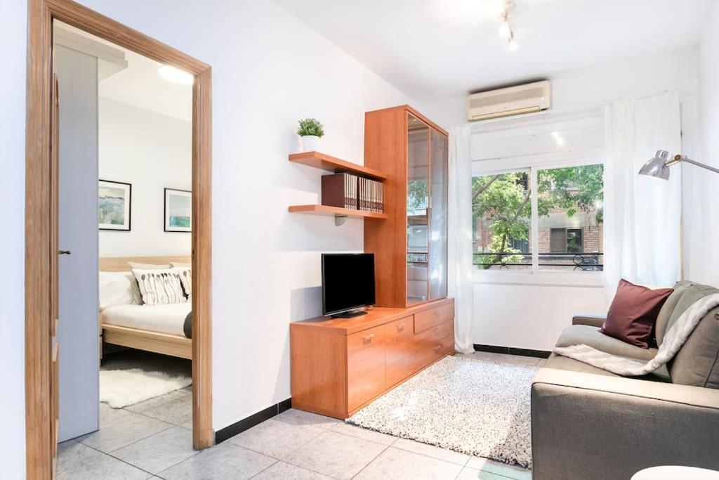 Cozy 2bdr In Sant Andreu Apartamento
