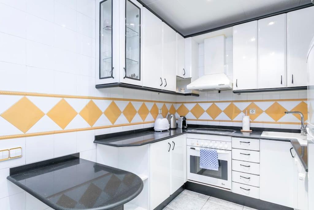Cozy 2bdr In Sant Andreu Apartamento Barcelona