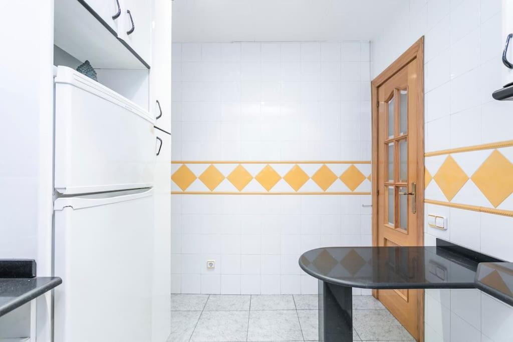 Apartamento Cozy 2bdr In Sant Andreu
