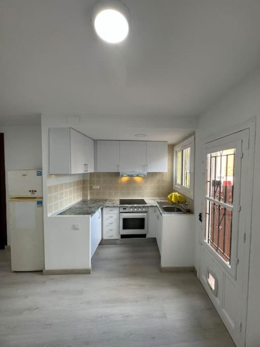 Apartamento Renovado Con Patio *