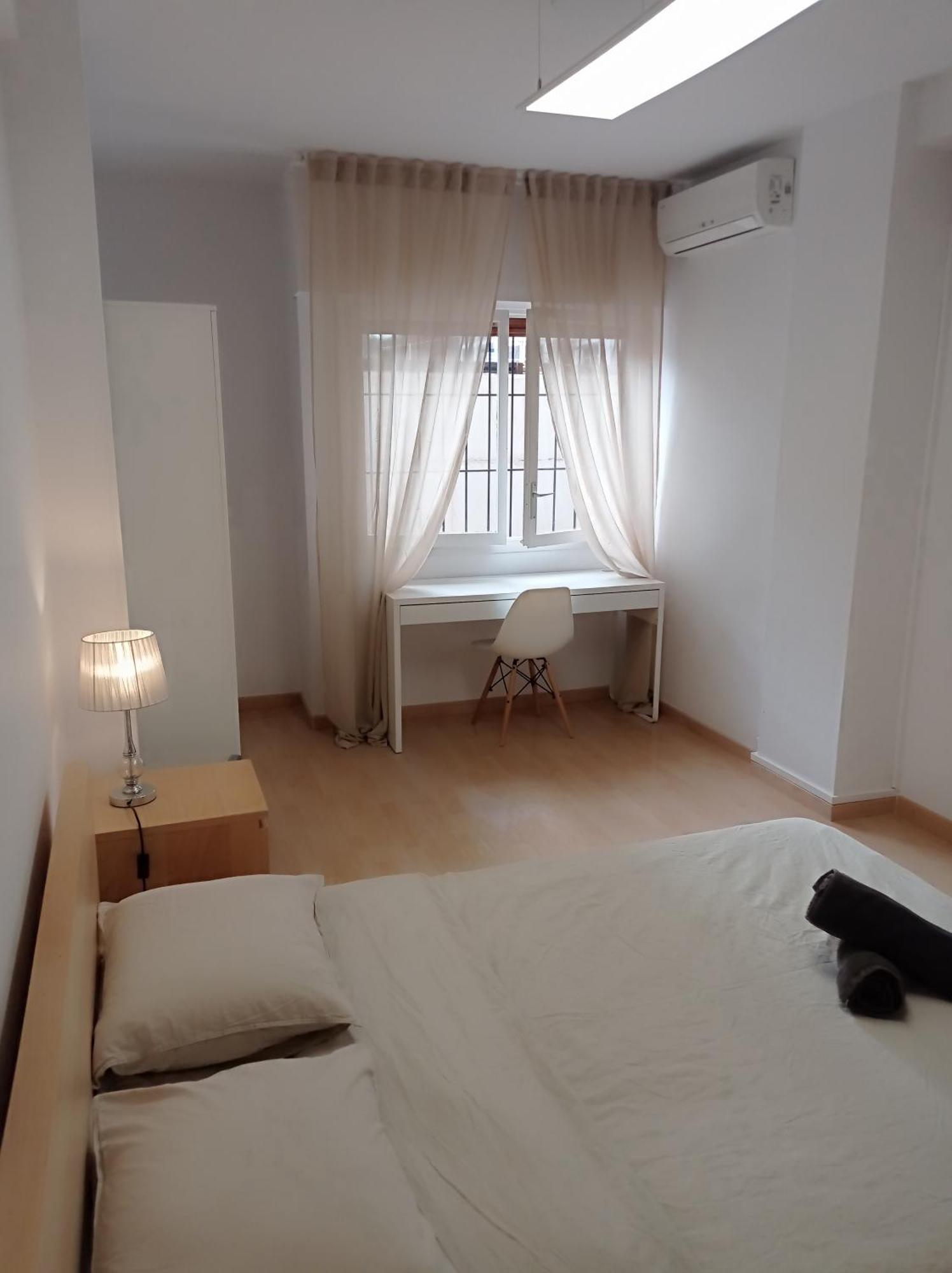 Sunny Central Double Bed Metro L5 - L1 Barcelona