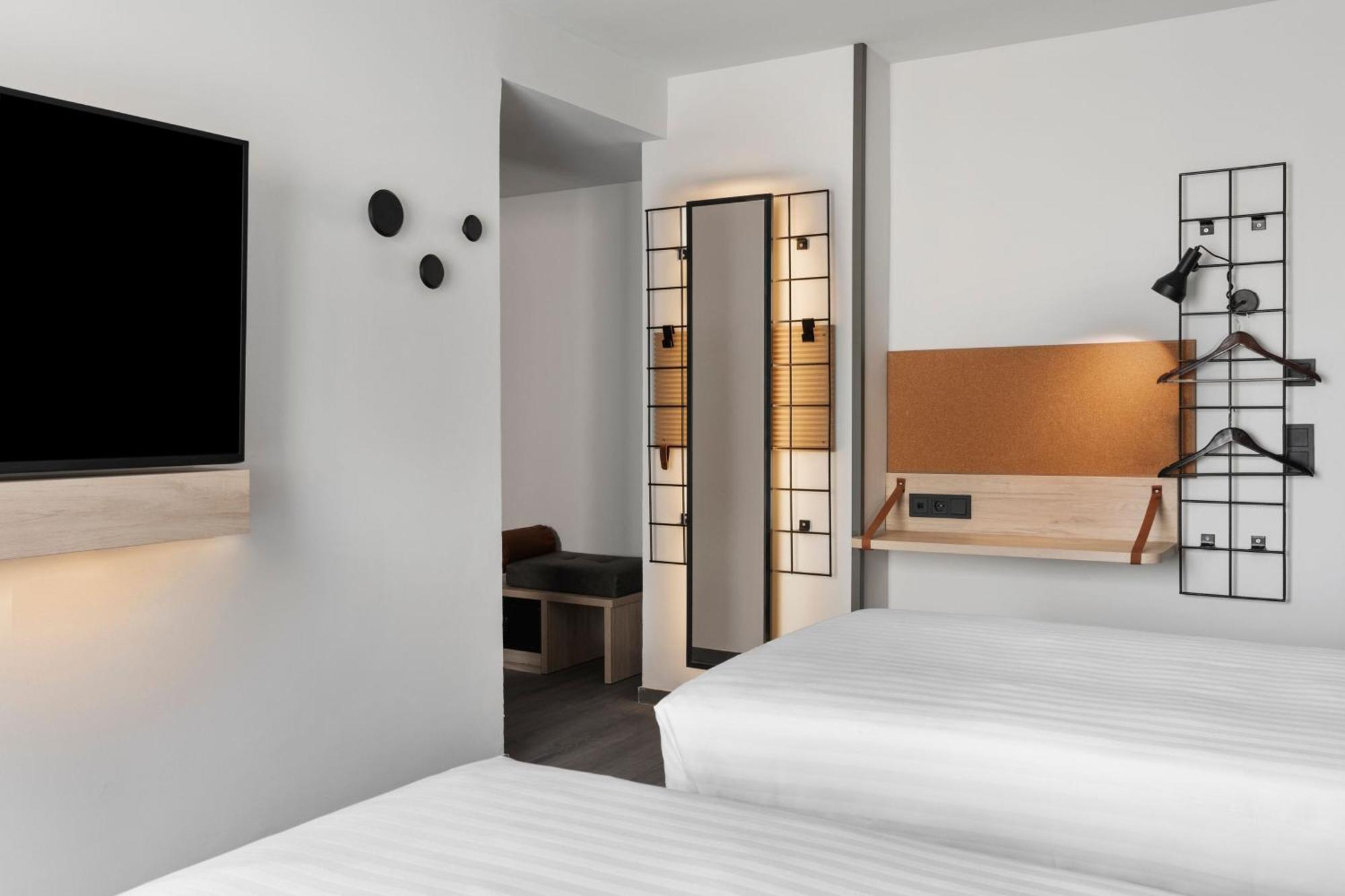 Expo Hotel