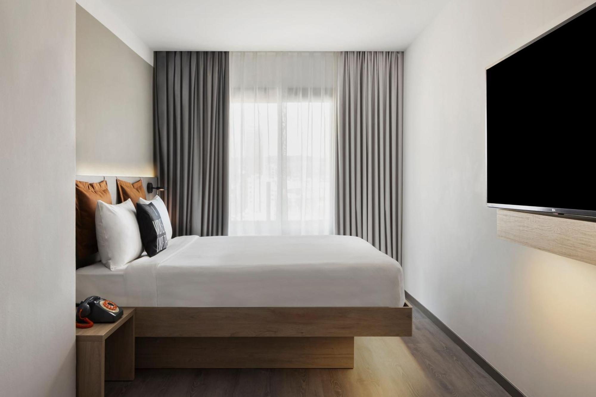 Expo Hotel 4*