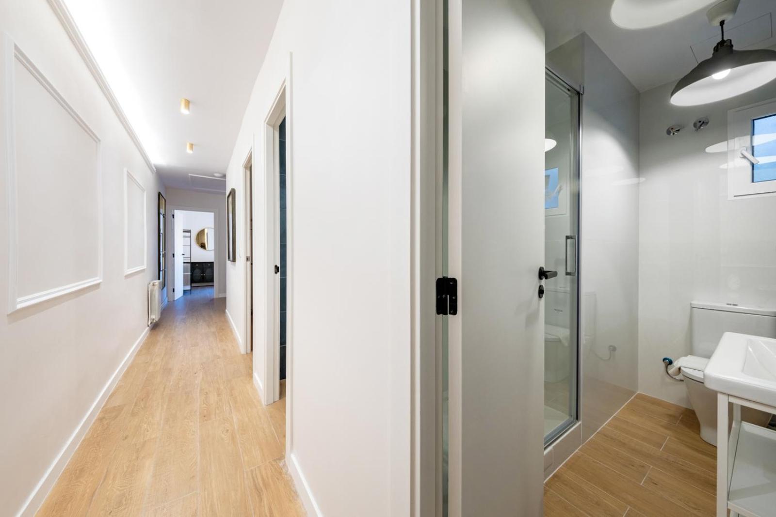 Bebarceloner Eixample - 4 Bedrooms Apartamento
