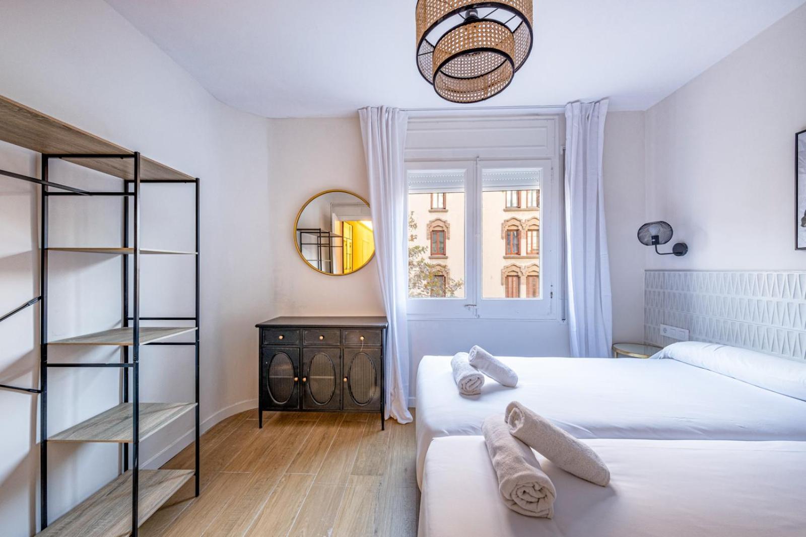 Bebarceloner Eixample - 4 Bedrooms Apartamento *