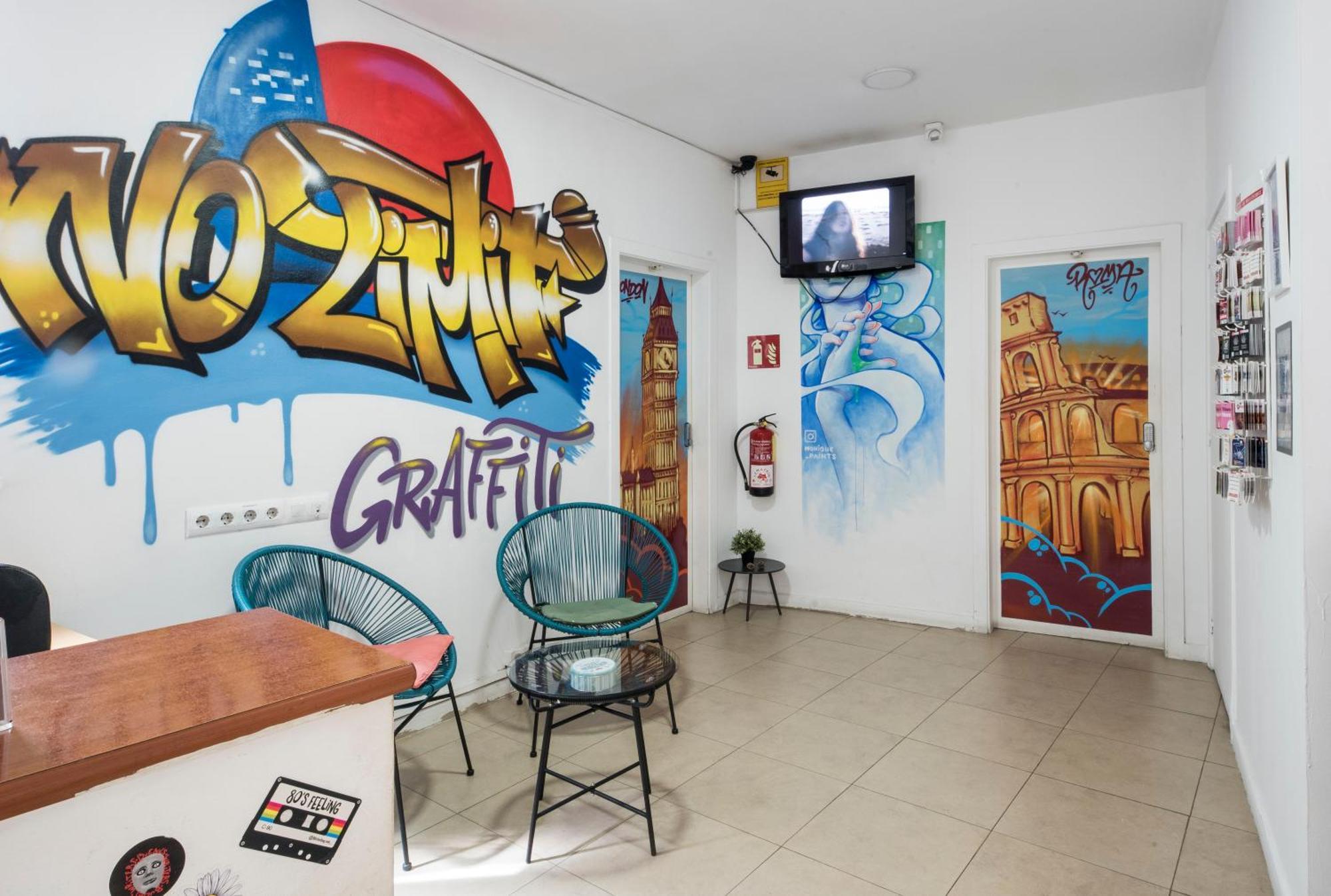 No Limit Graffiti Hostal *