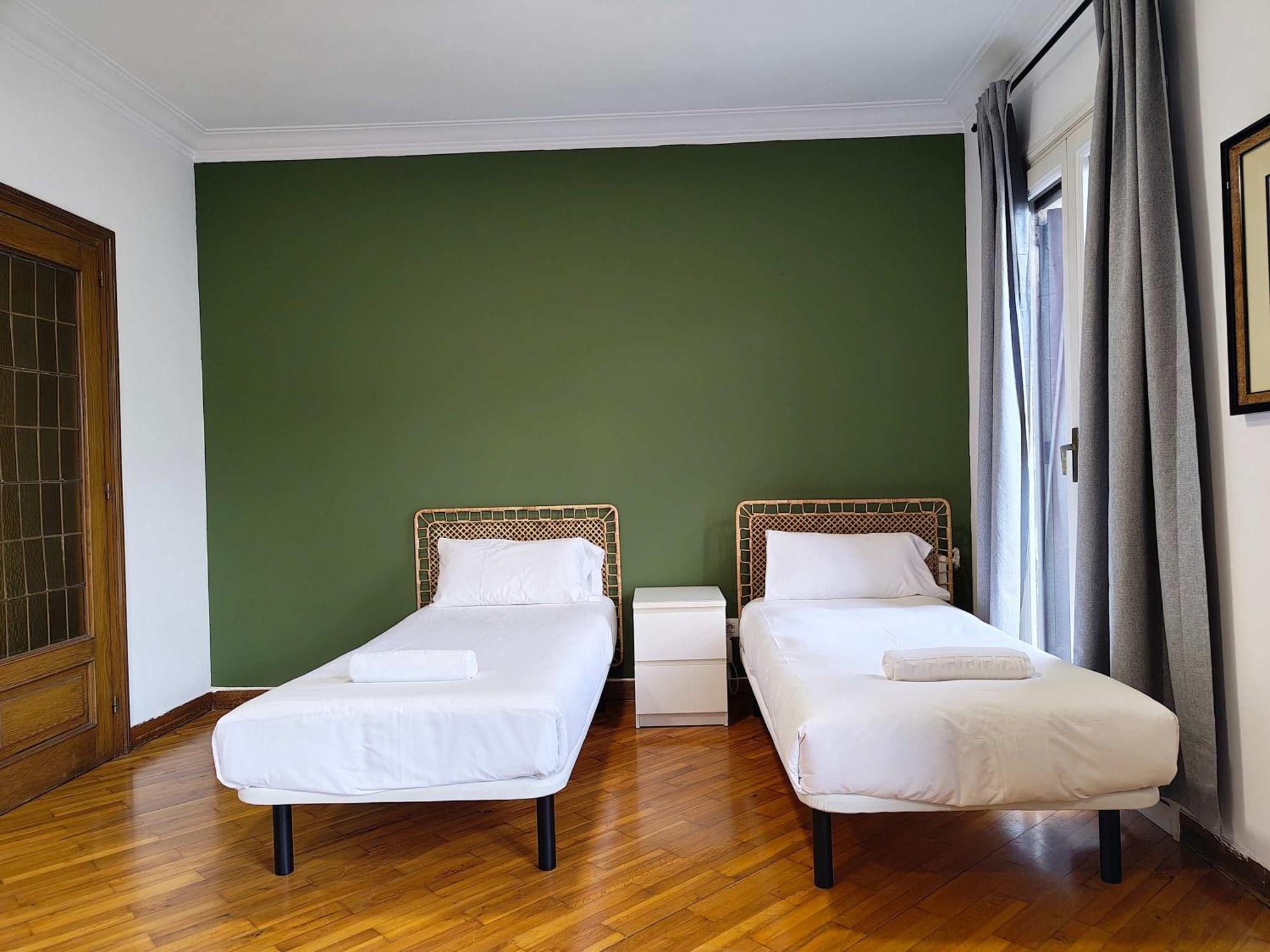 Big For 14 In The Heart Of Eixample Apartamento *