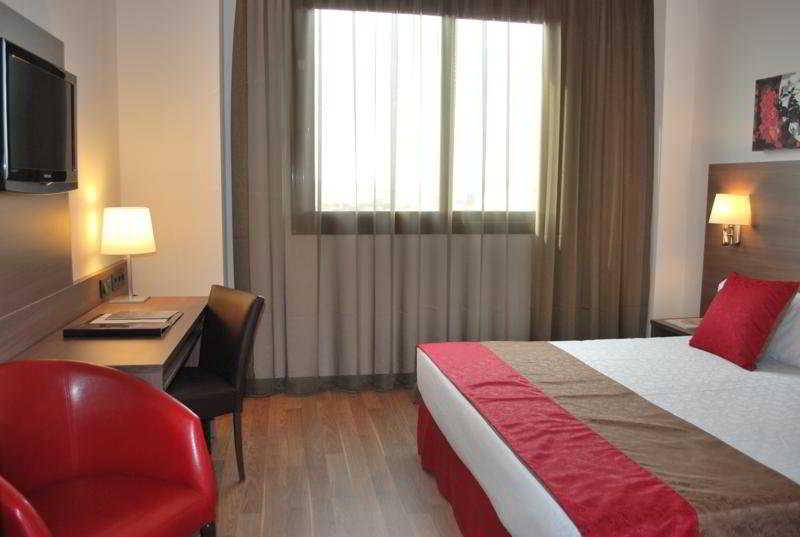 Hotel 4 4*