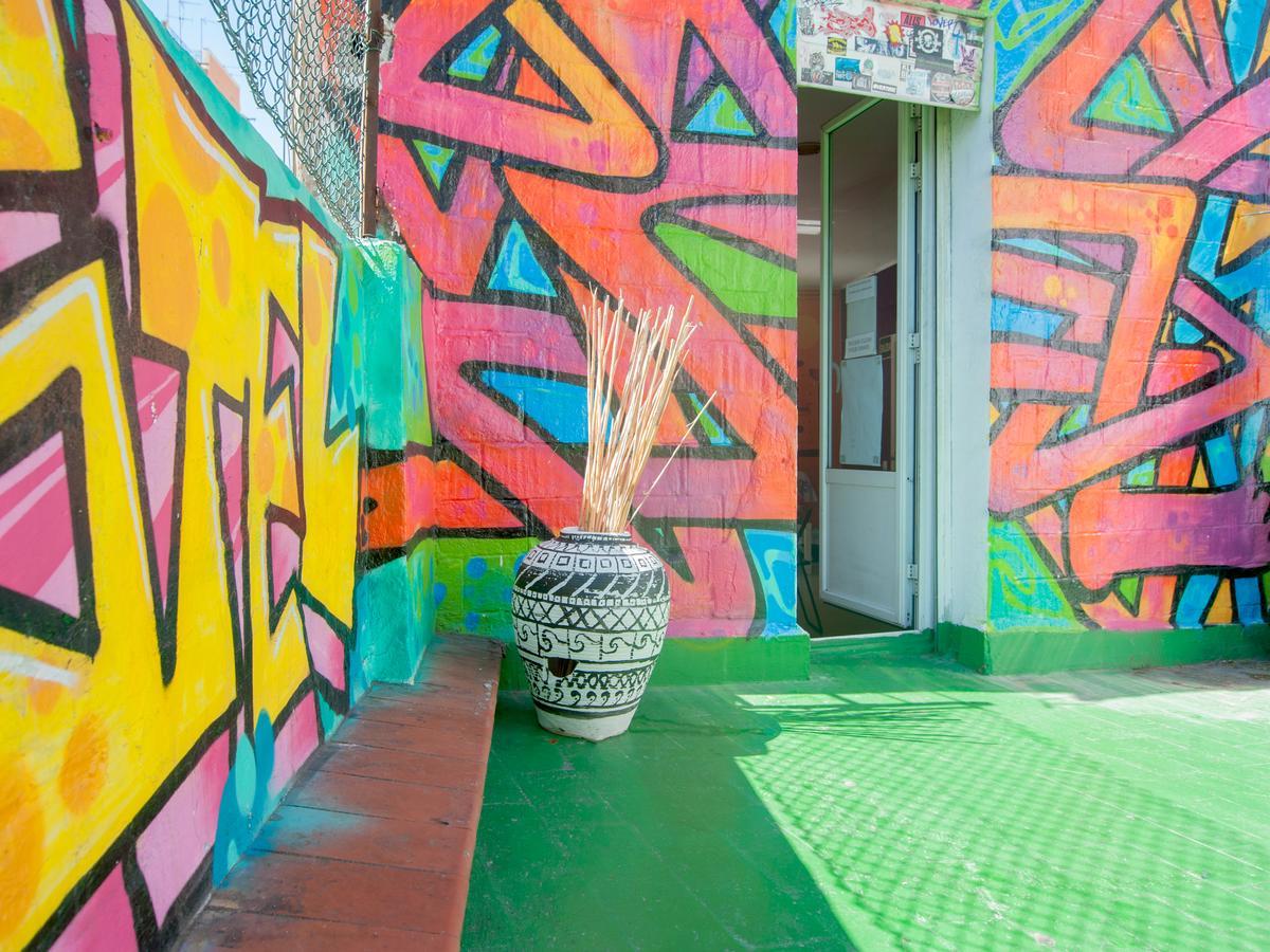 No Limit Graffiti Hostal *