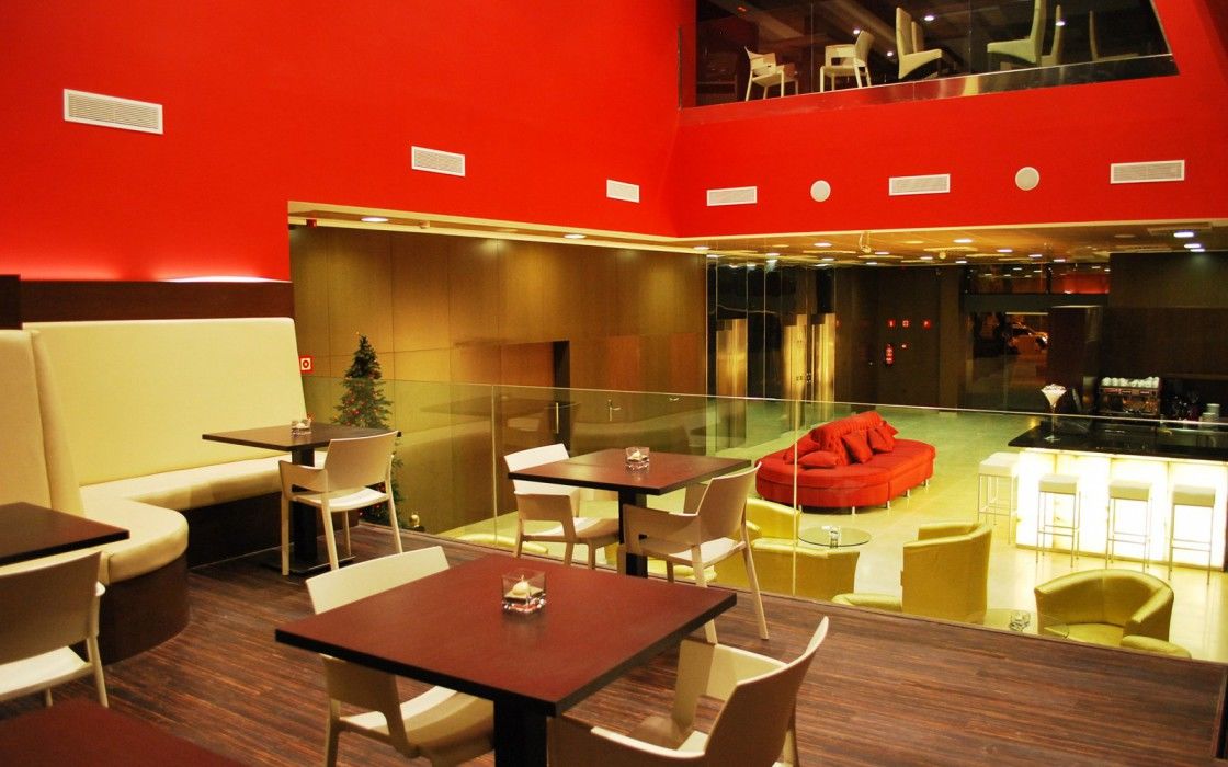 4 Hotel 4*