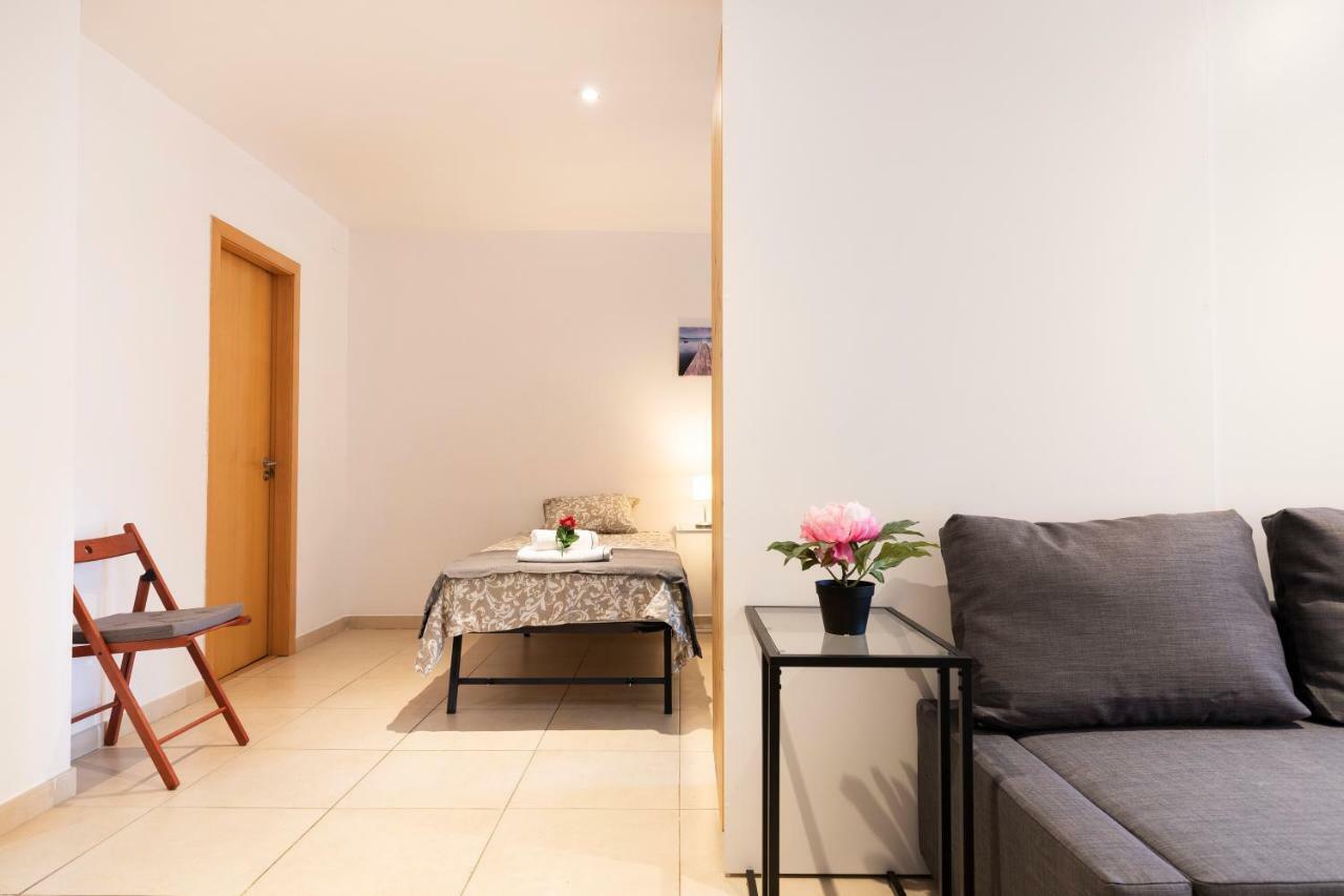 Sant Marti Apartment *