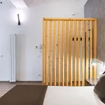 Beautiful Renovated Loft Minutes From The Beach