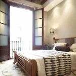 You Stylish City Center Apartments