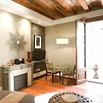 You Stylish City Center Apartments