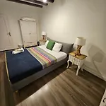 Family Flat Near Ramblas Bcn 5 Rooms