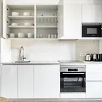 Luxury 2Br Born Area