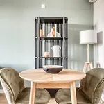 Luxury 2Br Born Area