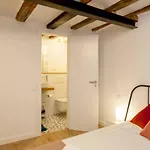 Ramblas Apartments - 01