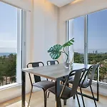 Lugaris Beach Apartments