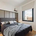 Serrat - 1 Bedroom And Office In Poblenou