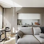 Serrat - 1 Bedroom And Office In Poblenou
