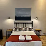 Casa Consell Gran Via, Guest House
