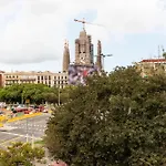 AB Sagrada Familia Views
