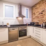 E1Mal1079- Fantastic 2Br Flat In The Center