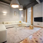 You Stylish City Center Apartments