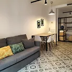 Liceu Apartments By Gaiarooms