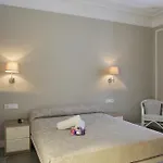 Hostal Medea