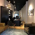 Uma Suites Pau Claris