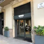 Uma Suites Pau Claris