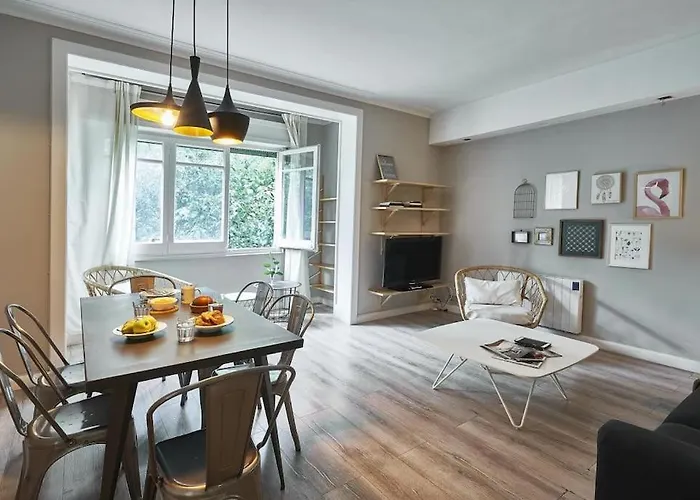 Magnificent 4 Bedroom Apartment In Eixample