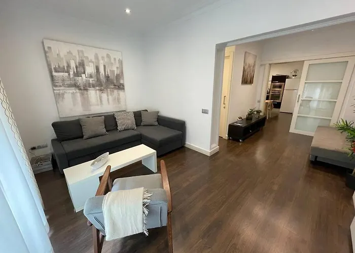 Cozy And Central Apartment