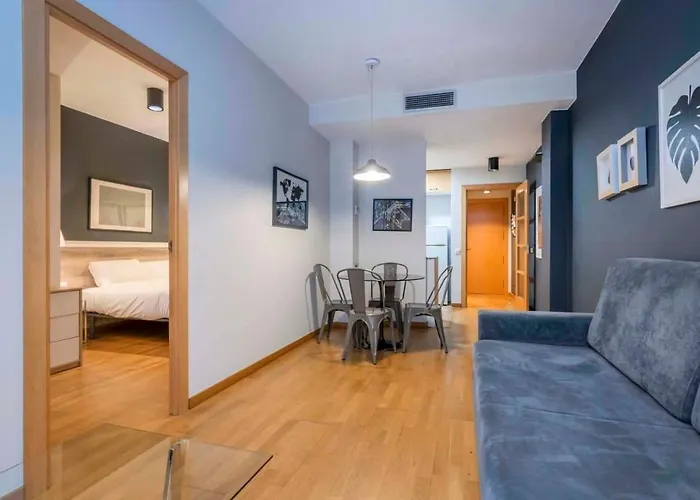 Modern And Bright Apartment In Eixample 1-3