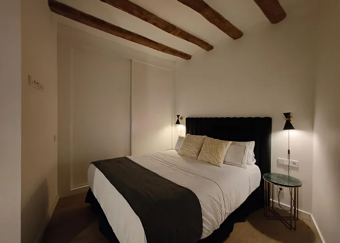 Luxury 2Br&2Washrooms City Center