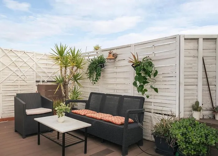 Cozy Penthouse Studio With Private Rooftop Terrace