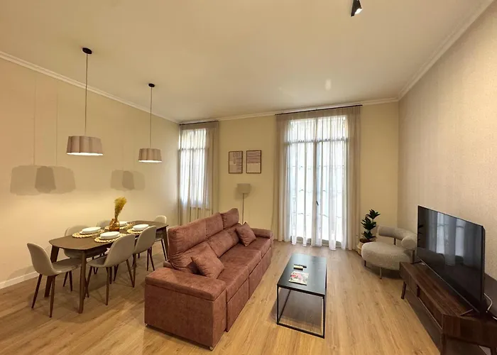 Apartamentos Diputaciò by gaiarooms