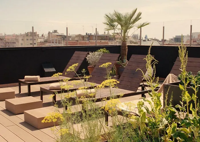Pol & Grace Hotel
